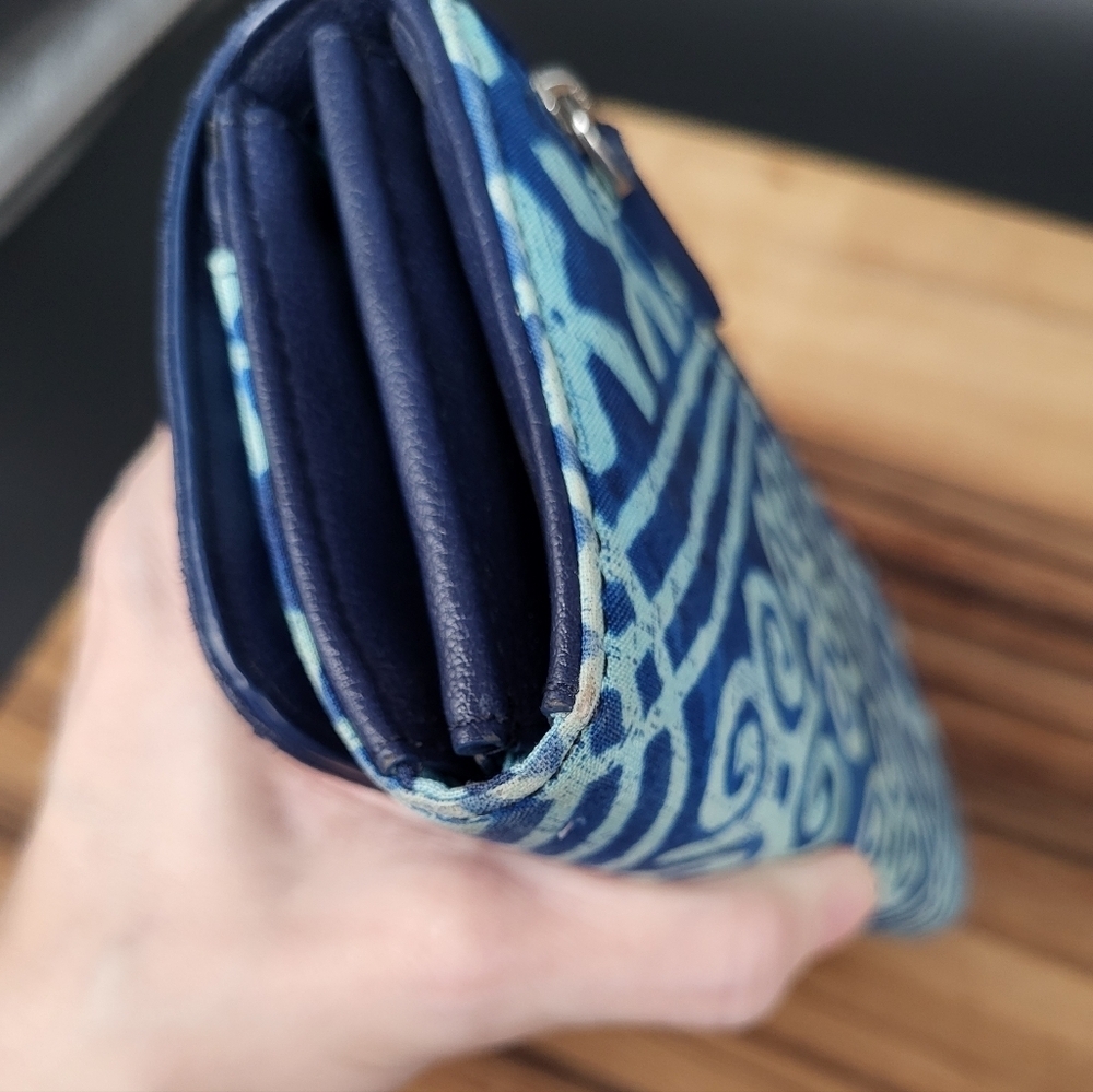 Vera Bradley Navy & Sky Blue Print Wallet, EUC - Picture 11 of 11